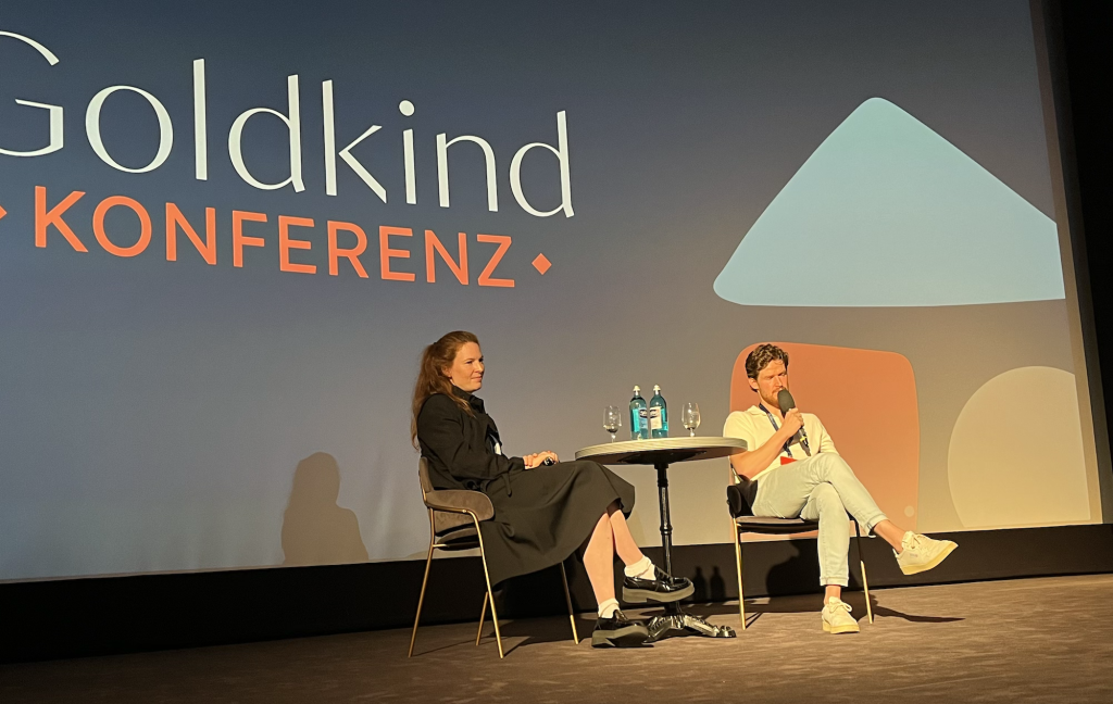 Dr. Greiner und Konstantin Tengelmann auf der 1. GOLDKIND-Konferenz (Foto: sh/Goldkind)